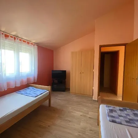 Simic Apartment Nin