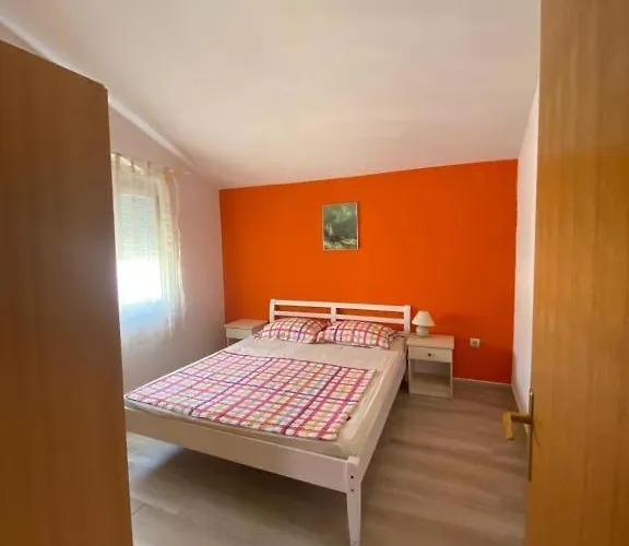 דירה Simic נין